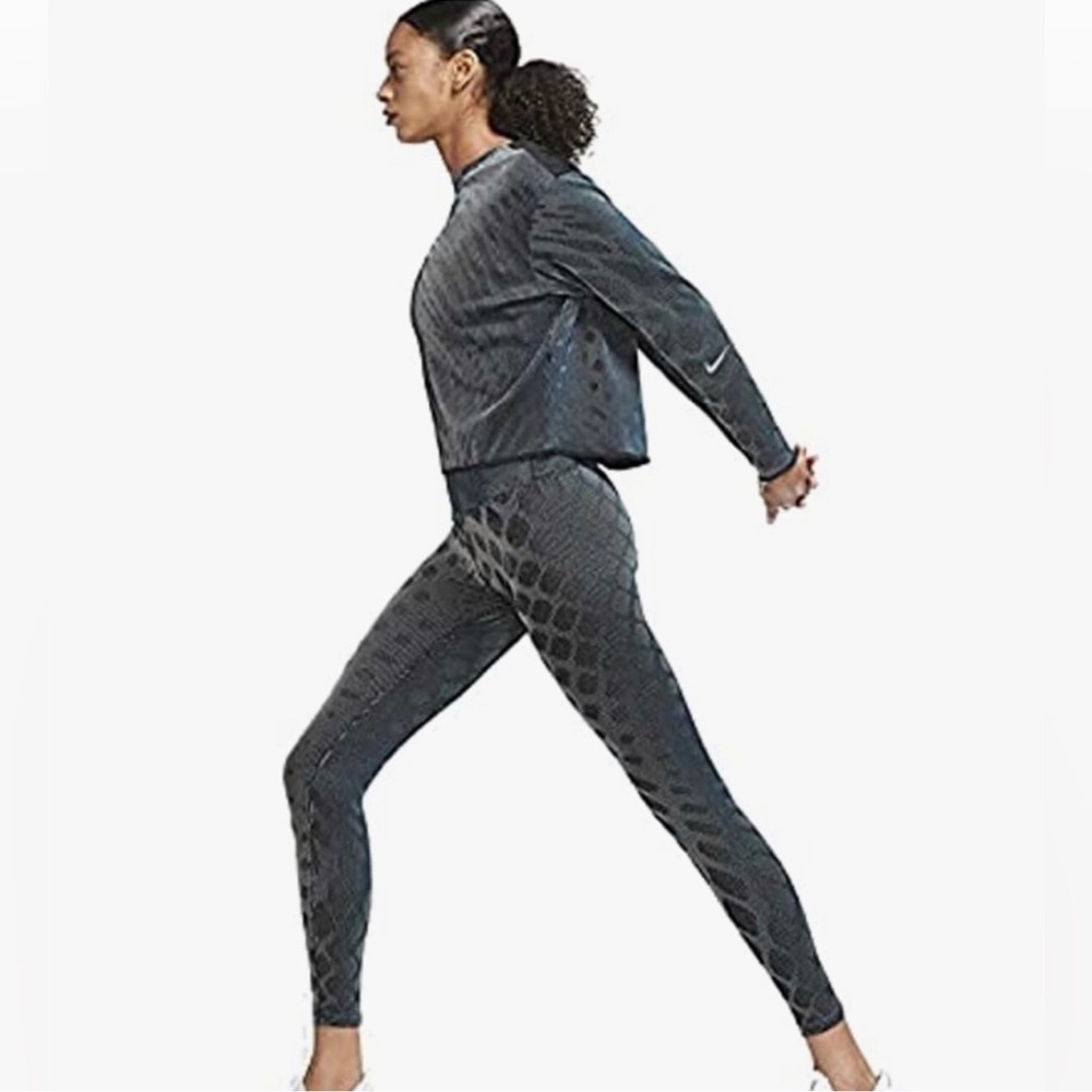 Nike || Running Division Womens Mid Layer Long Sleeve Top Black/Green,Sz XS